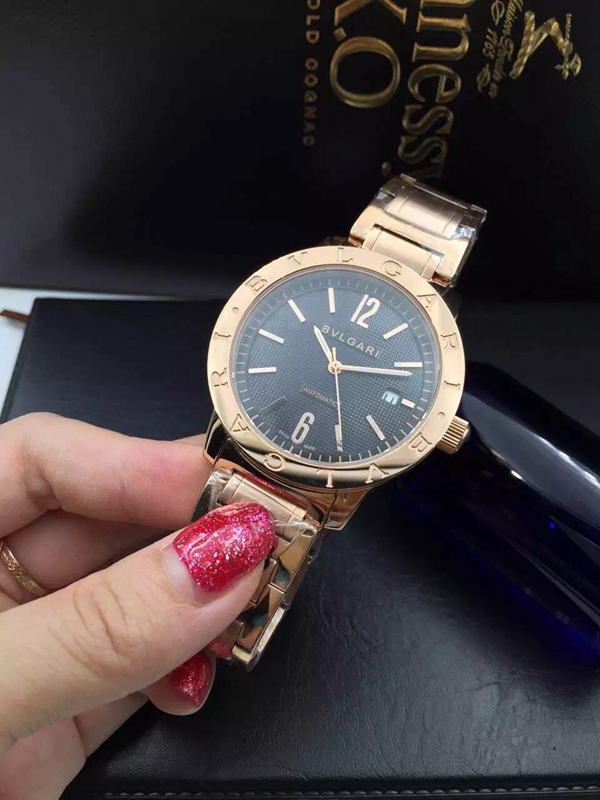 ブルガリ時計正面デザイン